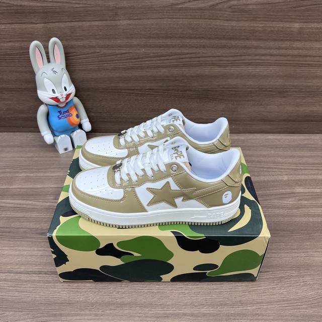 顶级版本猿人头a Bathing Ape Sta 经典潮流 时尚板鞋 男女同款 Bape 作为著名的潮流品牌，Bape Sta 也带有浓厚的潮流感，受到许多潮流