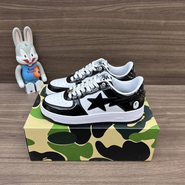 顶级版本猿人头a Bathing Ape Sta 经典潮流 时尚板鞋 男女同款 Bape 作为著名的潮流品牌，Bape Sta 也带有浓厚的潮流感，受到许多潮流