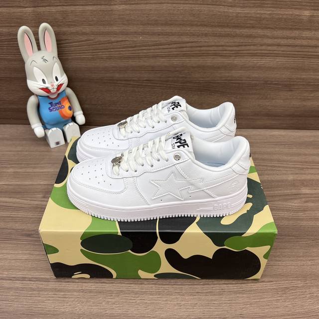 顶级版本猿人头a Bathing Ape Sta 经典潮流 时尚板鞋 男女同款 Bape 作为著名的潮流品牌，Bape Sta 也带有浓厚的潮流感，受到许多潮流