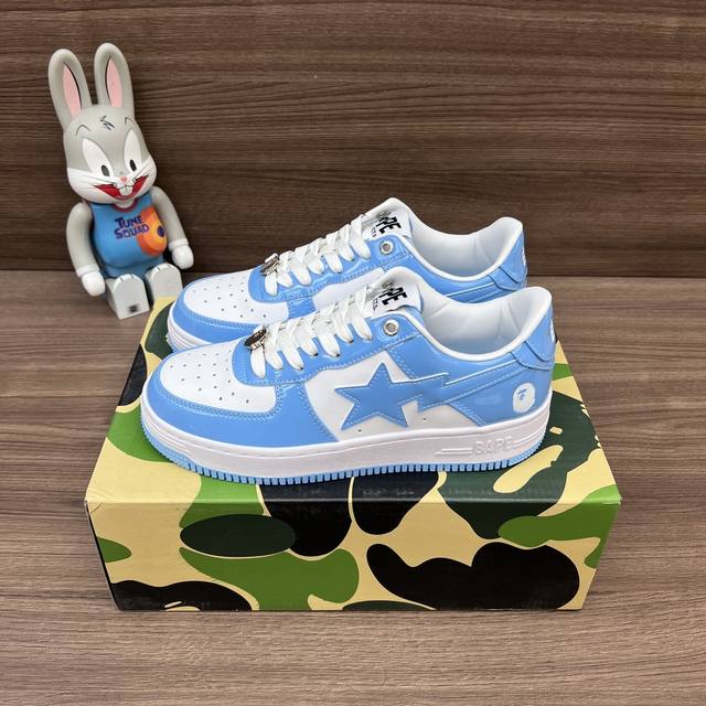 顶级版本猿人头a Bathing Ape Sta 经典潮流 时尚板鞋 男女同款 Bape 作为著名的潮流品牌，Bape Sta 也带有浓厚的潮流感，受到许多潮流