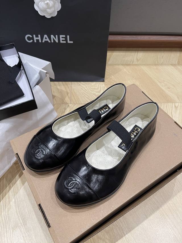 顶级版本 Chanel*小香新款平底玛丽珍 羊皮面羊皮里橡胶底size35 36 37 38 39 订40 41 不退换