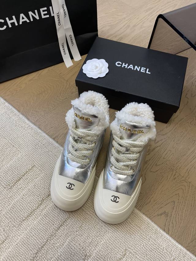 chanel 24K新款高帮运动鞋 新款抢先发售！ 最新配色 顶级版本 鞋面牛皮 内里羊皮 原版大底 码数：35-41 定制不退换