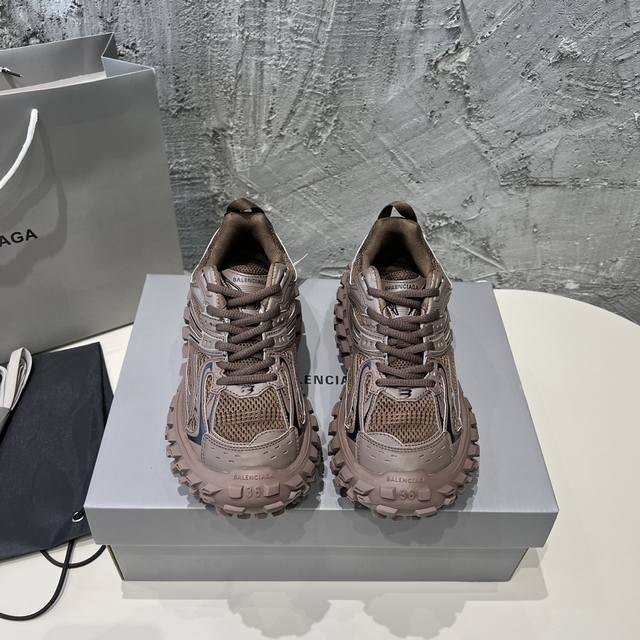 情侣款 Balenciaga 巴黎世家轮胎鞋人气爆款，实力推荐，高版本，高质量 购入原版一比一打造，所有细节做工无可挑剔 时尚达人必备 码数：女35 40，男3