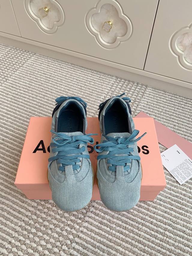 Acne Studios 24Ss 火爆最新款真皮爆裂纹芭蕾舞鞋难得一见的好货！ 最受欢迎的单品，舒适度极高，穿上脚感超级好，暴走无压力。这几年acne Stu