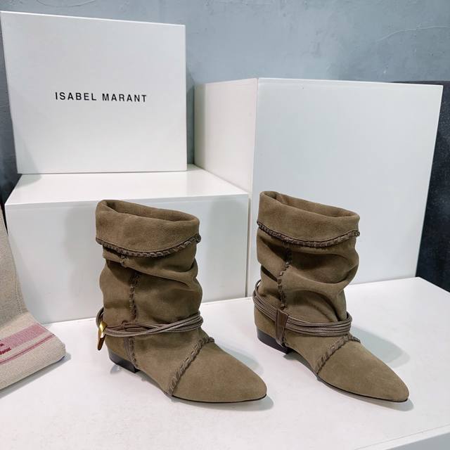 高品质出厂 ！顶级品质伊莎贝尔isabel Marant24Ss秋冬走秀款堆堆靴复古平跟短靴！ 一年四季都可以穿的靴子来了，一双封神的复古靴 简约复古设计，关键