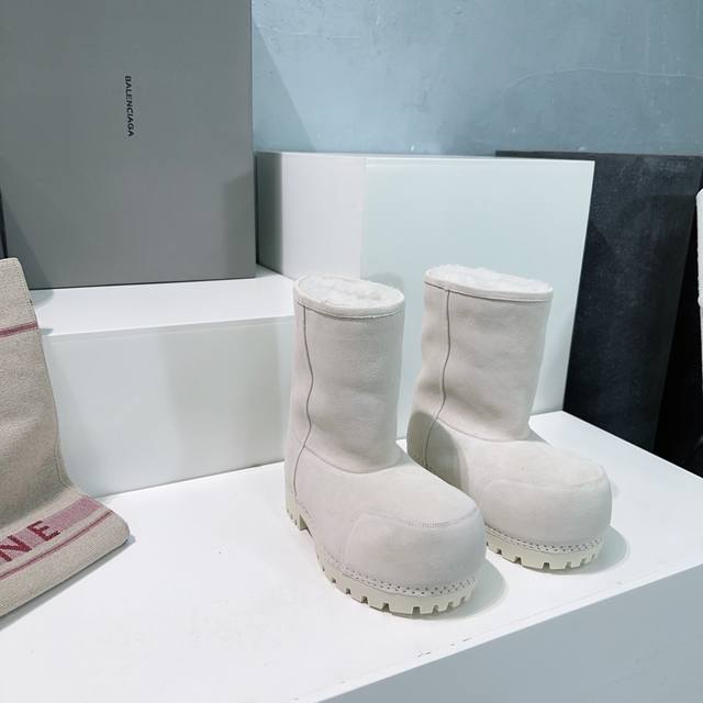 高品质出厂中 ！顶级品质情侣款！Balenciaga巴黎世家24Ss秋冬新款雪地靴滑雪系列高靴松糕厚底保暖大头靴！ Skiwear最新款阿拉斯加雪地靴 正品rm