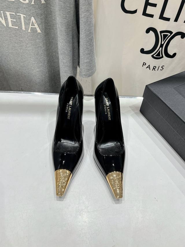 高版本出厂 Saint Laurent 圣罗兰ysl 25Ss春夏全新金属小方头高跟鞋单鞋～ 今年大热的复古金属头搭配，野性自由高雅性感并存，收男也收女的ysl