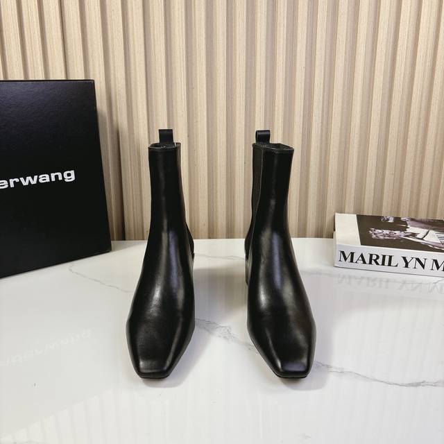 alexanderwang.｜亚历山大王秋冬季新品绝美神仙美靴 _______________________________ 超显腿长，稳赢！御姐风！不俗不素