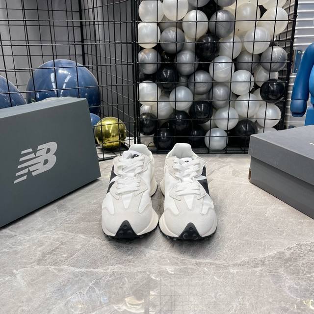 出厂 New Balance Ms327公司级 复古休闲运动慢跑鞋 完美清洁度 全新 New Balance 327 系列，以更纯粹的复古风格设计打造的全新造型