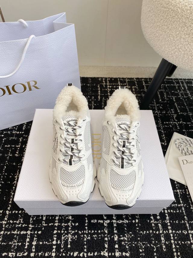 代购级 Dior X Nike明星款24Ss 主推爆品 情侣款 全新羊毛内里 发售的迪奥 Dior Chrono 新款休闲运动鞋跑鞋老爹鞋 真的酷毙了，未来感十