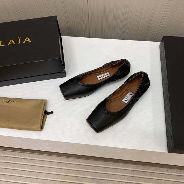 出厂价 顶级品质 Alaia 新款网面半拖平底凉鞋单鞋 原版购入法国一线奢侈品牌alaia 阿莱亚24Ss法式仙女芭蕾舞平底跳舞鞋，Alaia品牌源自其创始人，