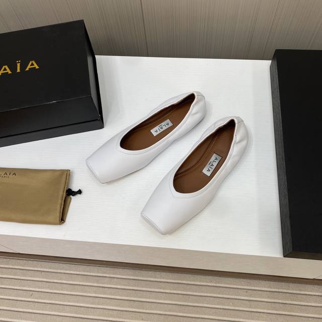 出厂价 顶级品质 Alaia 新款网面半拖平底凉鞋单鞋 原版购入法国一线奢侈品牌alaia 阿莱亚24Ss法式仙女芭蕾舞平底跳舞鞋，Alaia品牌源自其创始人，