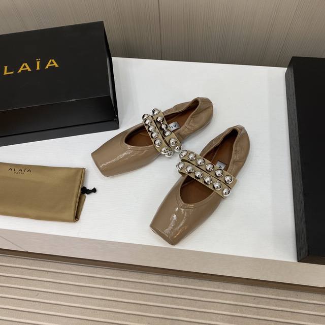 出厂价 顶级品质 Alaia 新款网面半拖平底凉鞋单鞋 原版购入法国一线奢侈品牌alaia 阿莱亚24Ss法式仙女芭蕾舞平底跳舞鞋，Alaia品牌源自其创始人，