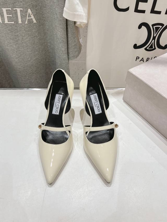 高版本出厂 Jimmy Choo*｜Jc 吉米周2025Ss春夏新款简约尖头高跟鞋单鞋玛丽珍凉鞋 原版套楦，完美的线条，简约大气上脚显气质粗跟舒适百搭，还能拉长