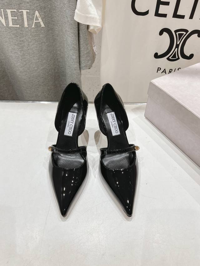 高版本出厂 Jimmy Choo*｜Jc 吉米周2025Ss春夏新款简约尖头高跟鞋单鞋玛丽珍凉鞋 原版套楦，完美的线条，简约大气上脚显气质粗跟舒适百搭，还能拉长