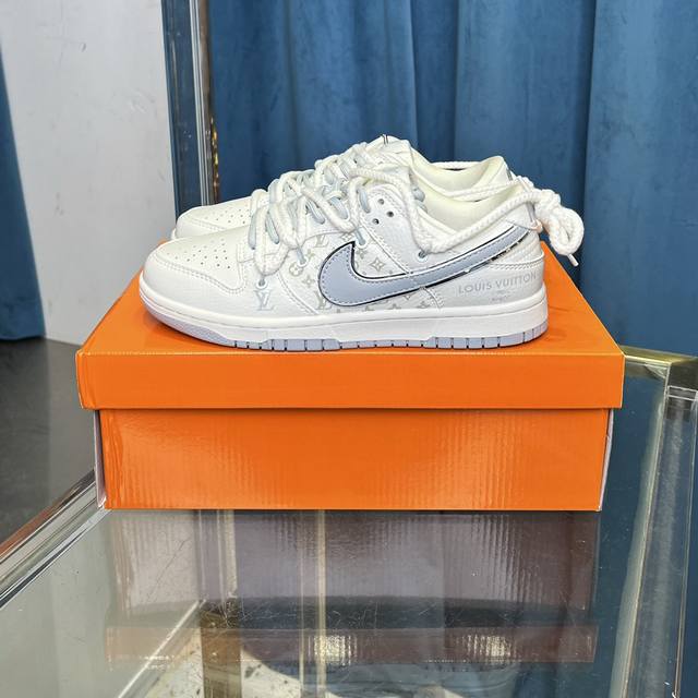 新配色 高端顶级优势货源 Nike Sb Dunk Low复古休闲板鞋 Size: 36-46 带半码