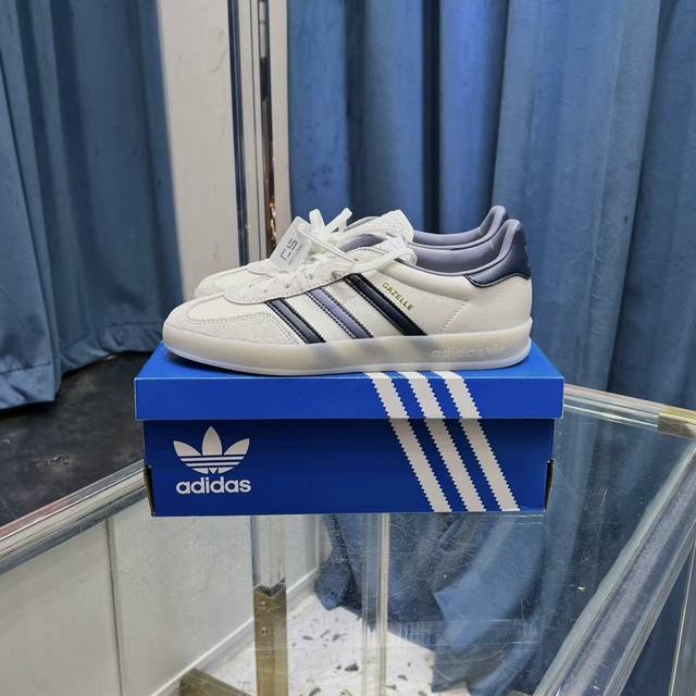 正确顶级版本 该系列只推高版本 区别通货 火爆系列阿迪达斯adidas Samba校园鞋 德训板鞋 运动休闲鞋 防滑耐磨 情侣款 众多人气大牌联名，多国明星网红