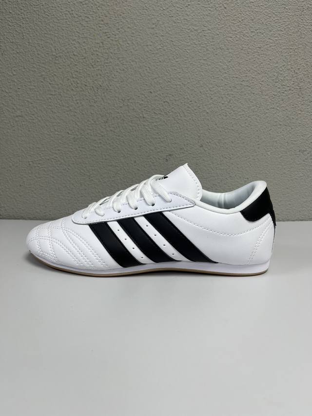 adidas Originals Taekwondo 舒适 低帮 训练鞋 女款 白黑色 Size：36 36.5 37.5 38 38.5 39 40 40.5