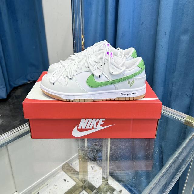 新配色 高端顶级优势货源 Nike Sb Dunk Low复古休闲板鞋 Size: 36-46 带半码