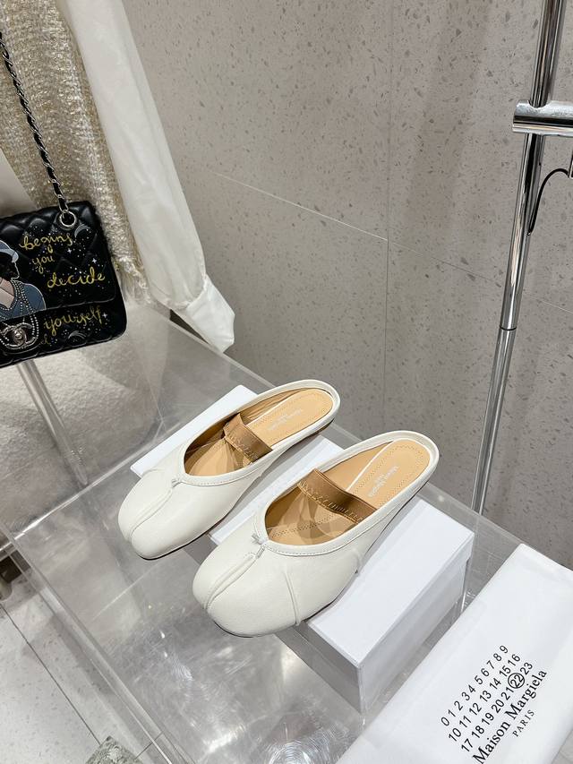 Maison Margiela｜马吉拉mm6 24Ss初夏新品皱褶分趾芭蕾舞鞋 时髦精必入 太太太百搭啦 夏天搭配各种凹造型必备 非常出片！ 定制混种小羊皮水染