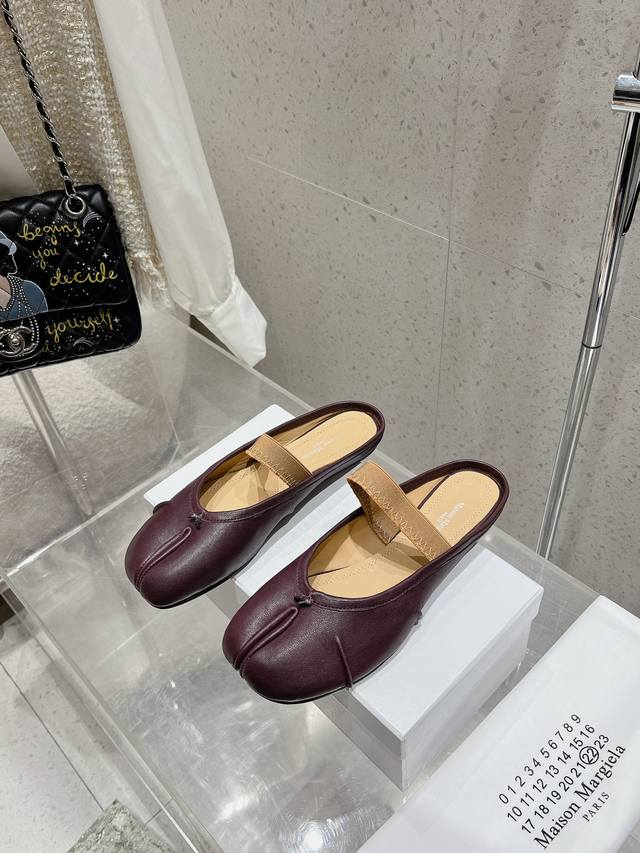 Maison Margiela｜马吉拉mm6 24Ss初夏新品皱褶分趾芭蕾舞鞋 时髦精必入 太太太百搭啦 夏天搭配各种凹造型必备 非常出片！ 定制混种小羊皮水染