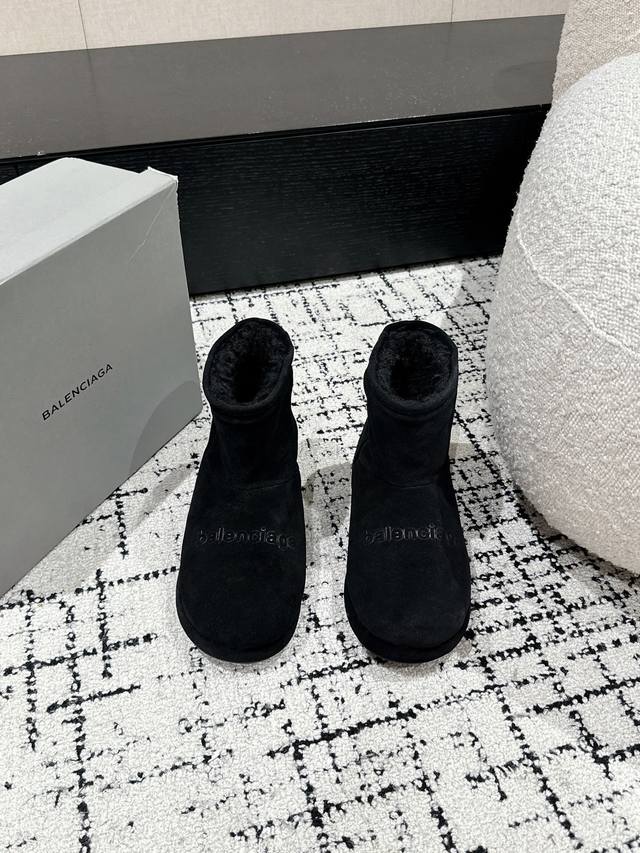 顶级版本 Balenciaga巴黎世家 24 新款 雪地靴 脚感很舒服，原版麂皮面料随便简便穿搭 羊毛里 超级暖和 巨好看 美炸了 时髦精秋冬必备单品 Size