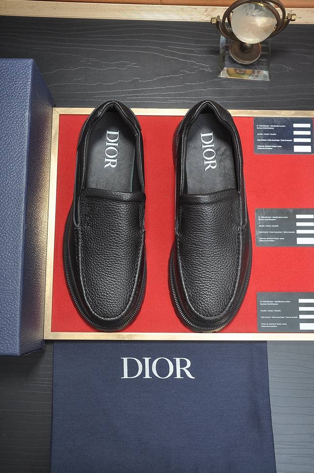 价 Dior 迪奥 官网全球首发 男鞋高端品牌 最新力作：意大利进口原版专用牛皮+牛皮内里原版包头橡胶大底 柔软舒适，让行走更加便捷舒适！尺码:38-44 45