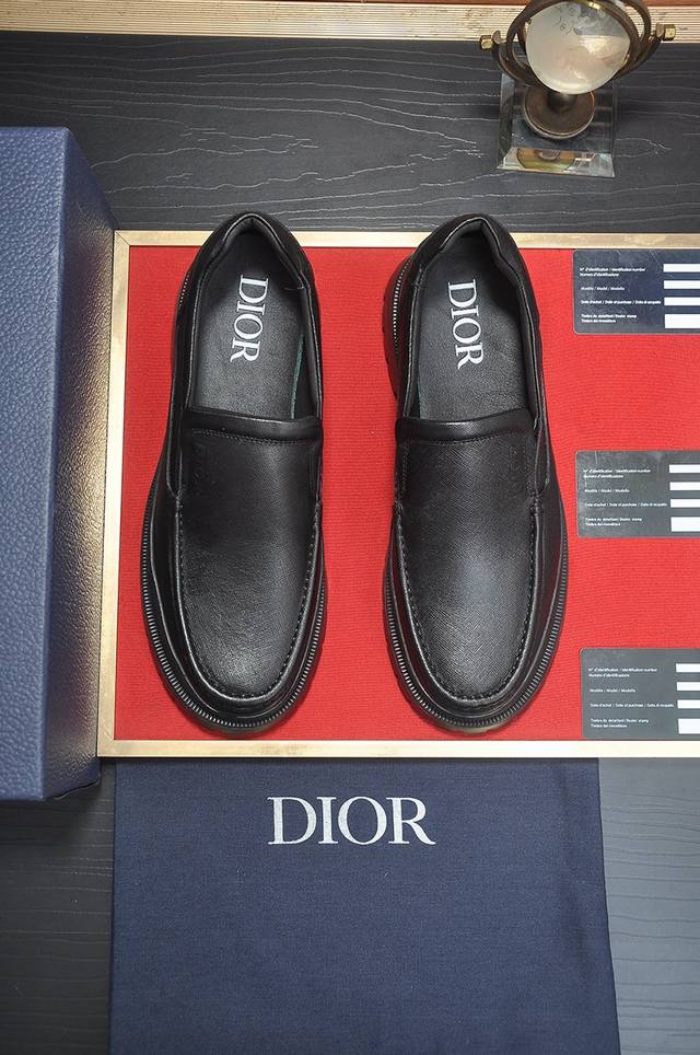 价 Dior 迪奥 官网全球首发 男鞋高端品牌 最新力作：意大利进口原版专用牛皮+牛皮内里原版包头橡胶大底 柔软舒适，让行走更加便捷舒适！尺码:38-44 45