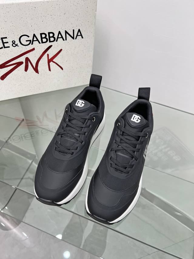 Dg杜嘉班纳 ］P: Size:38-45 高端版本高质量原单品质 D0Lce & Gabbana 杜嘉班纳 今年的主打款式 没有之一 超火超帅气的休闲鞋此款传