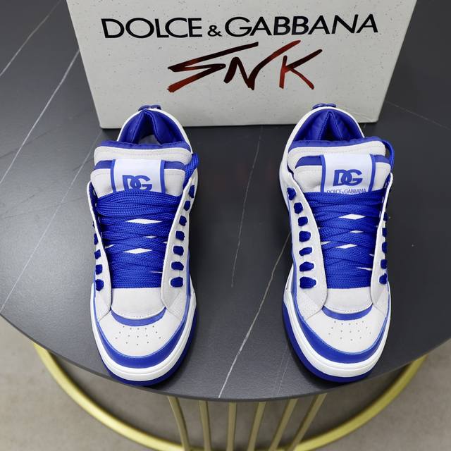 高端版本 高质量 品牌大底dolce & Gabbana 2024新款 顶级版本 高端质量 独家精工定制上市 凸dg点缀绝美奢华闪耀 精湛的做工 众多人至爱 完