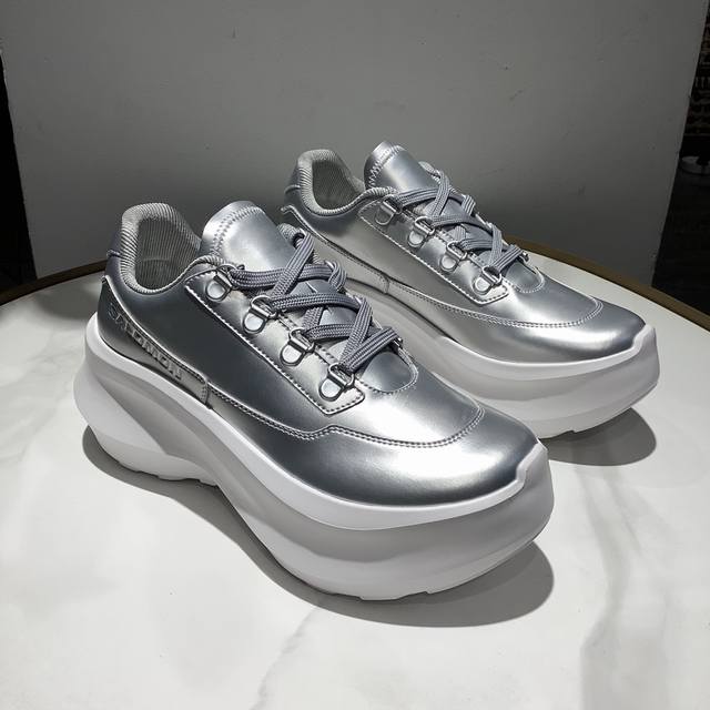 Cdg X Salomon萨洛蒙新款 银色出货 厚底增高黑白休闲鞋小白鞋 顶级品质 进口原装订制飞织网面 头层小牛皮面 超轻原版大底 码数：35-39 40定做