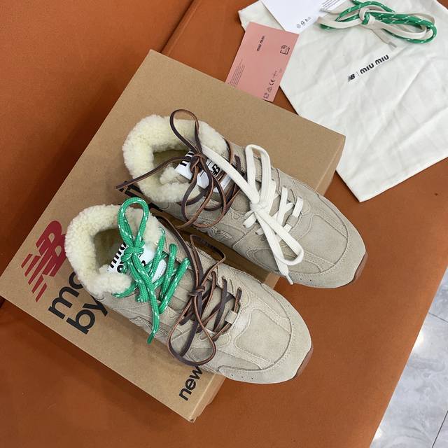 秋冬超爆款 顶级版本 Miumiu X New Balance 联名款nb运动鞋 Miu Miu 缪缪大秀上爆出的这双与new Balance 新百伦联名款运动