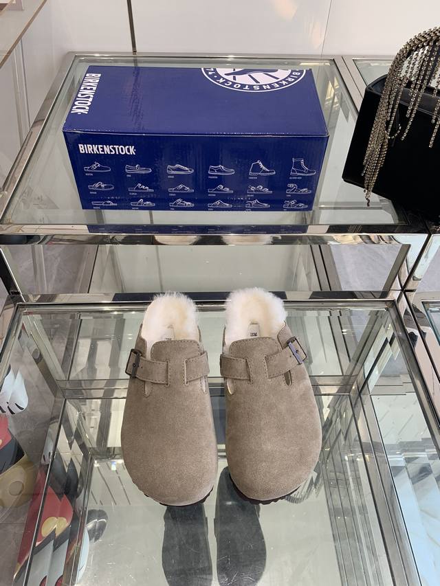 birkenstock 勃肯羊毛半拖 原版开发 顶级进口高丝光牛反绒内里a级羊毛；上脚超舒适百搭、时尚，爱美的美眉们值得拥有！码数：35-40 40订做