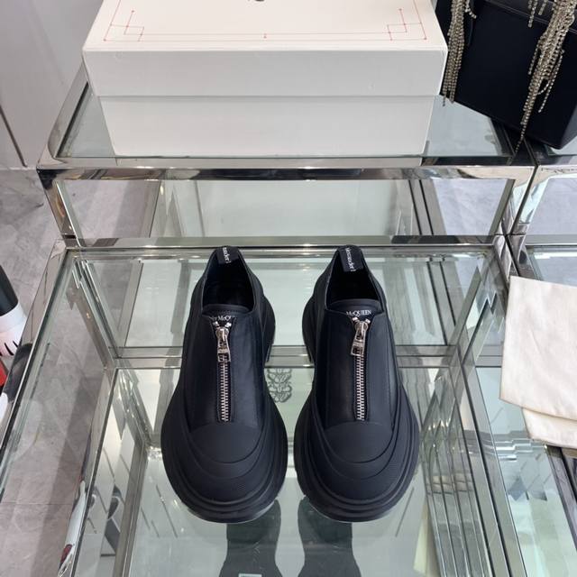 alexander Mcqueen 麦昆早春新款厚底运动鞋原版1:1开发 大底原版开膜tpu底，面料丝绸牛皮 羊皮内里 码数：35-40