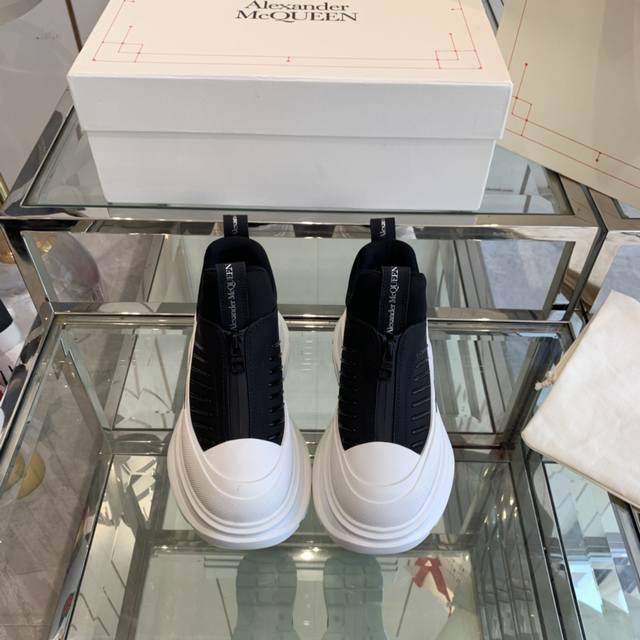 男40Alexander Mcqueen 麦昆早春新款厚底运动鞋原版1:1开发 大底原版开膜tpu底，面料丝绸牛皮 羊皮内里 码：35-44