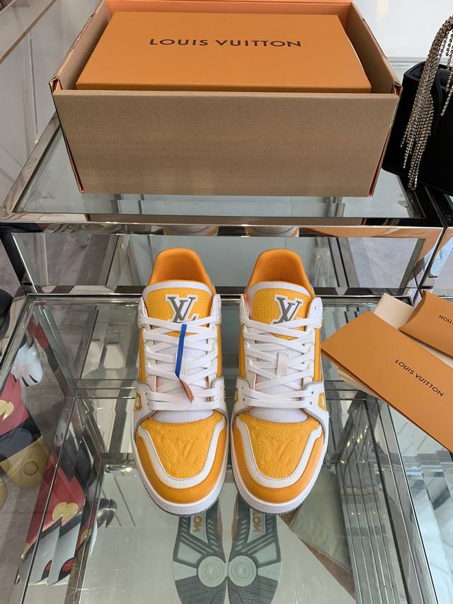 顶级版本 Louis Vuitton 24Ss 驴家的爆款trainer板鞋 运动鞋 每个人都必须入的款，绝不后悔！超级百搭高级！什么衣服都好搭。最主要是超耐看