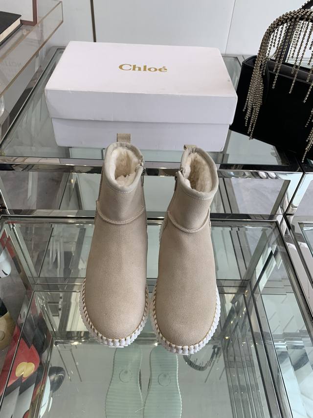 chloe 蔻洛依 24Ss专柜同步上市新款雪地靴 多色多款，这款面料使用进口牛反绒，内里，真羊毛，质感清爽透气不焖脚 时尚简约范儿 女神都爱 美翻啦 ，5.C