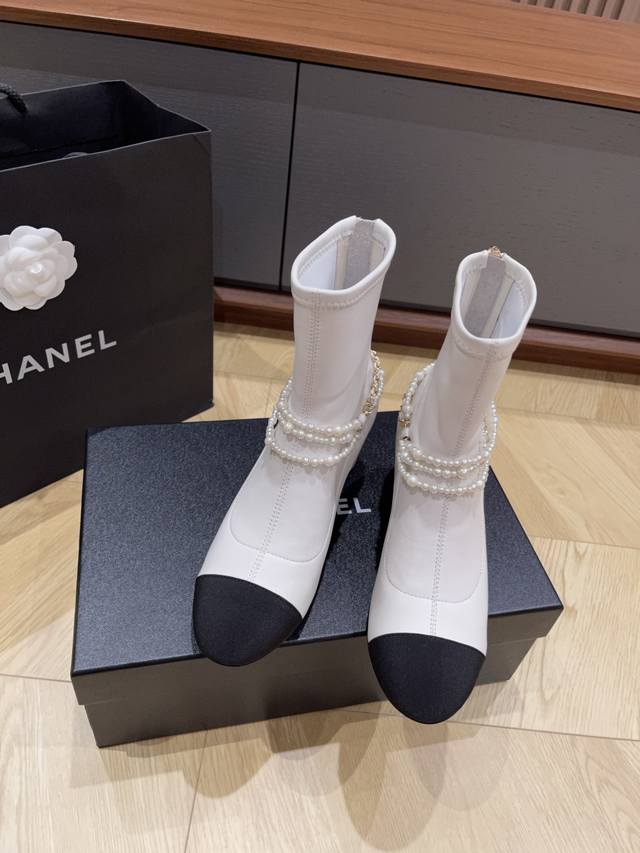 顶级版本 Chanel**24Fw新款珍珠链坠短靴 弹力羊皮贴莱卡真皮底 Size35 36 37 38 39 定40 41 不退换