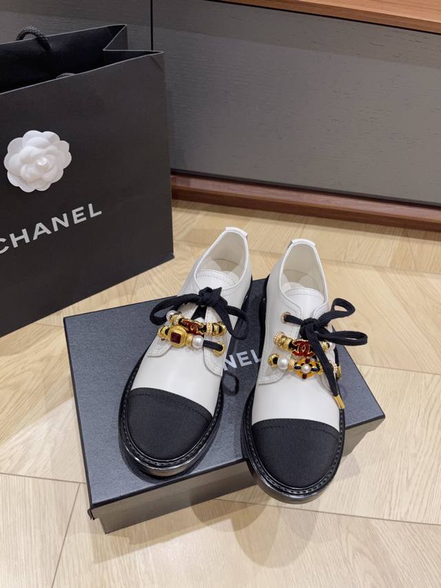 顶级版本 Chanel**24B新款乐福鞋 牛油皮面羊里 双层皮底注塑 Size35 36 37 38 39 定40.41.不退换