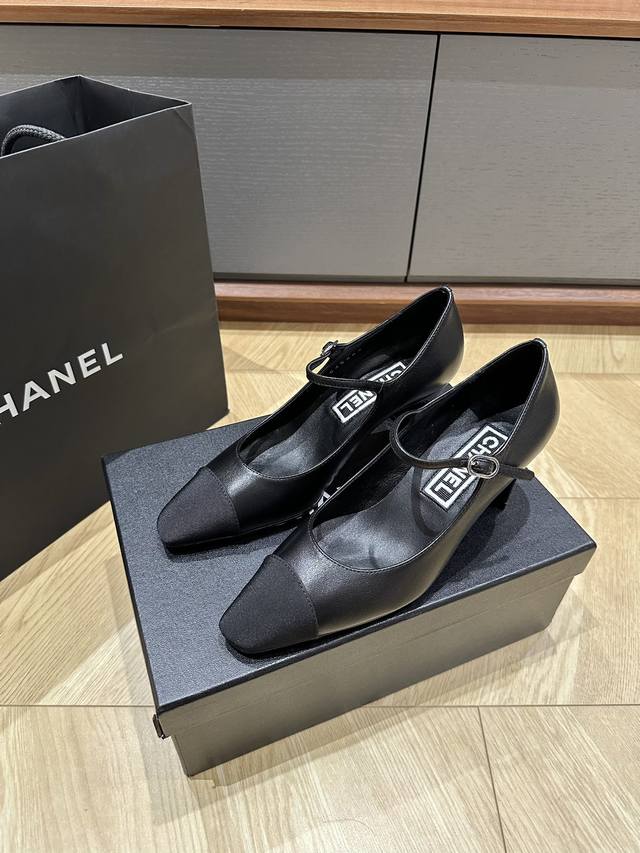 顶级版本 Chanel**24P小银鞋高跟款 金属羊皮面羊里真皮底 Size35 36 37 38 39 订40.41.不退换