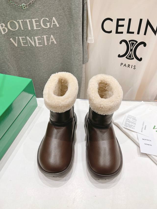 顶级出厂 Bottega Venet* Bv大头呆萌雪地靴，这双鞋真的超暖呦！可爱雪地靴！ 剪羊毛内里，编织鞋底，麂皮鞋面可以 City Walk也可以山野漫步