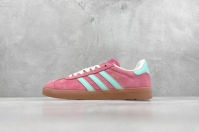 yh Adidas Originals Gazelle W 复古单品 自1960年代发售以来，“Gazelle”系列凭借其古典复古魅力，一直备受喜爱。如今，该系