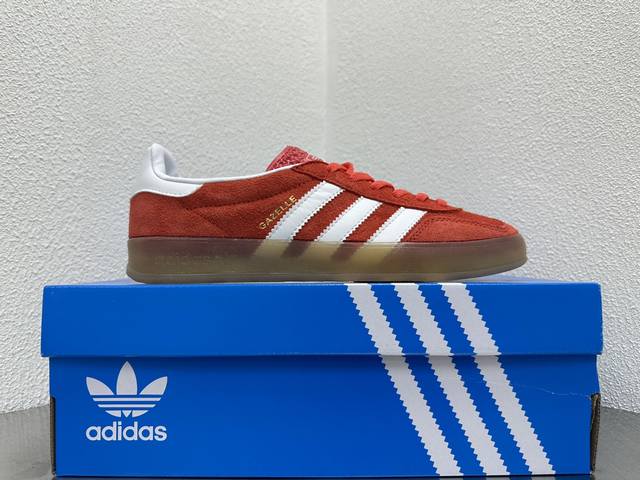 档口现货ad Gazelle Indoor Trainers 羚羊内训系列低帮复古百搭休闲运动德训风板鞋 If1809 90年代经典的复刻版！自60年代以足球训