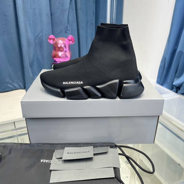 高版本 Balenciaga巴黎世家经典锯齿底袜子鞋 复古休闲运动鞋 原版一比一做法、鞋面高密度飞织 独家组合大底、正品全套包装、码数：35-45