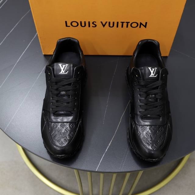 顶级原单 品牌： Louis Vuitton Lv.路易威登 材质： 原工厂牛皮压花1：1原板大底 牛皮内里 款式类型：休闲运动 板鞋 等级：专柜品质 顶级原单