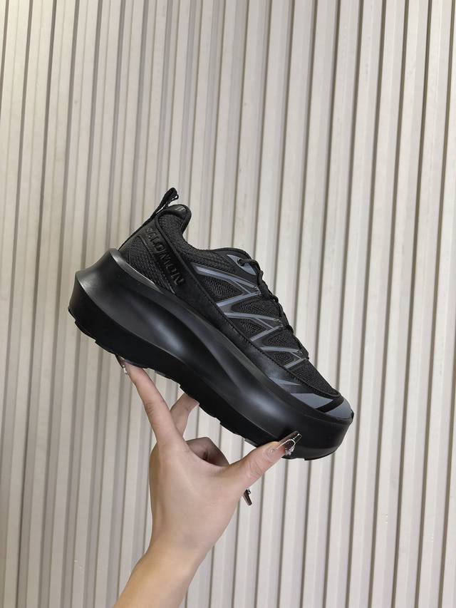 cdg X Salomon 萨洛蒙 联名款xt-6 系列 厚底 休闲 运动鞋 原版购入开发 做货 延续品牌设计基因，融合简约的设计和实用的技术性 联名鞋款依旧是