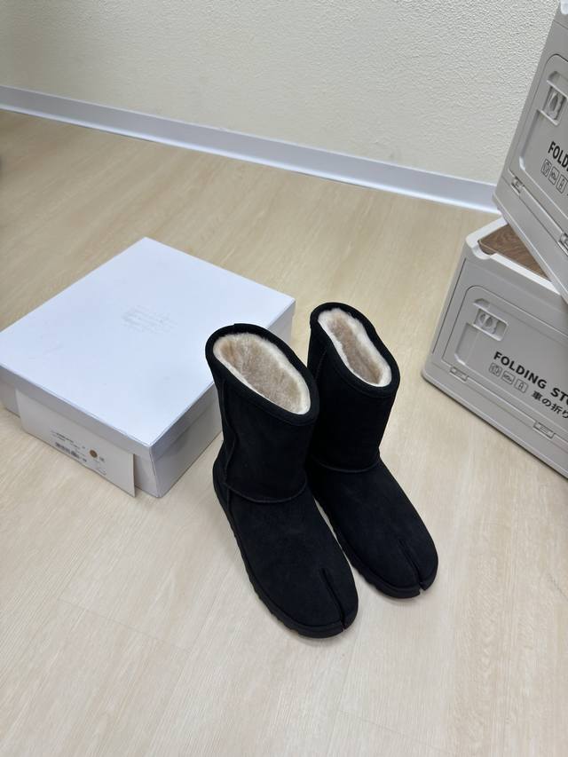 分趾 雪地靴 Mm6 Maison Margiela 反绒牛皮 羊毛内里 时尚个性分趾牛仔靴 炒鸡减龄 大热时尚风格 黑色 Mm6 Maison Margiel