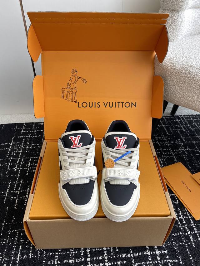 代购级 官网同步盒包装 Louis Vuitton 24Ss 驴家的爆款！Trainer板鞋，每个人都必须入的款，绝不后悔！ 超级百搭高级！什么衣服都好搭。最主