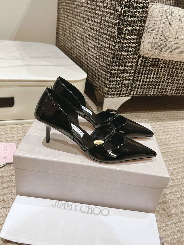 Jimmy Choo * I Jc 吉米周2025Ss春夏新款简约尖头玛丽珍高跟鞋 完美的线条，简约大气上脚显气质粗跟舒适百搭，还能拉长双腿显高显瘦显腿长， J