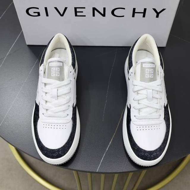 Givenchy 纪梵希 -高端品质 原单 -鞋面；纳帕小牛皮、品牌图腾布匹、鞋身丝印品牌logo -内里：品牌网帆布，垫脚；水染牛皮 -大底：超轻tpr 橡胶